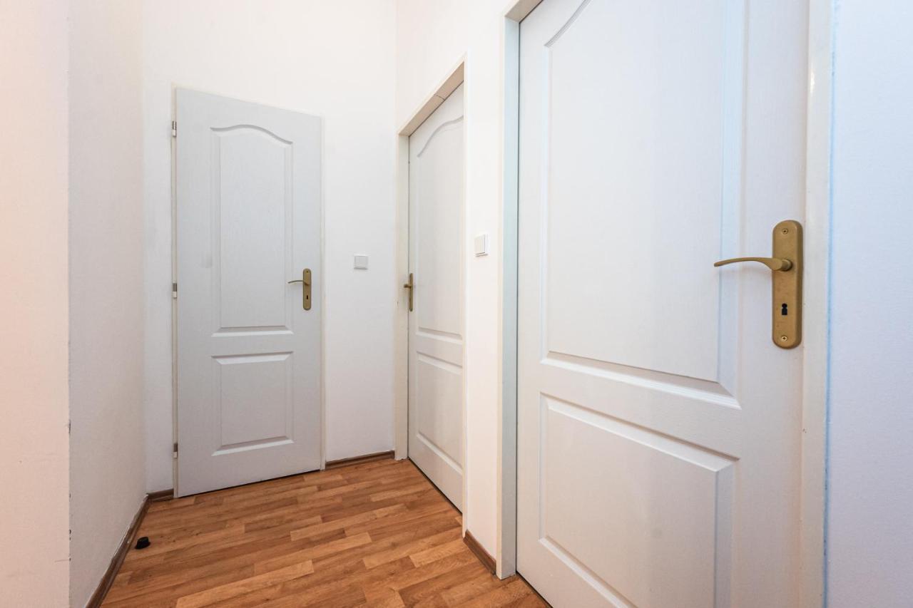Apartment Lublanska 48 Prague Exterior photo